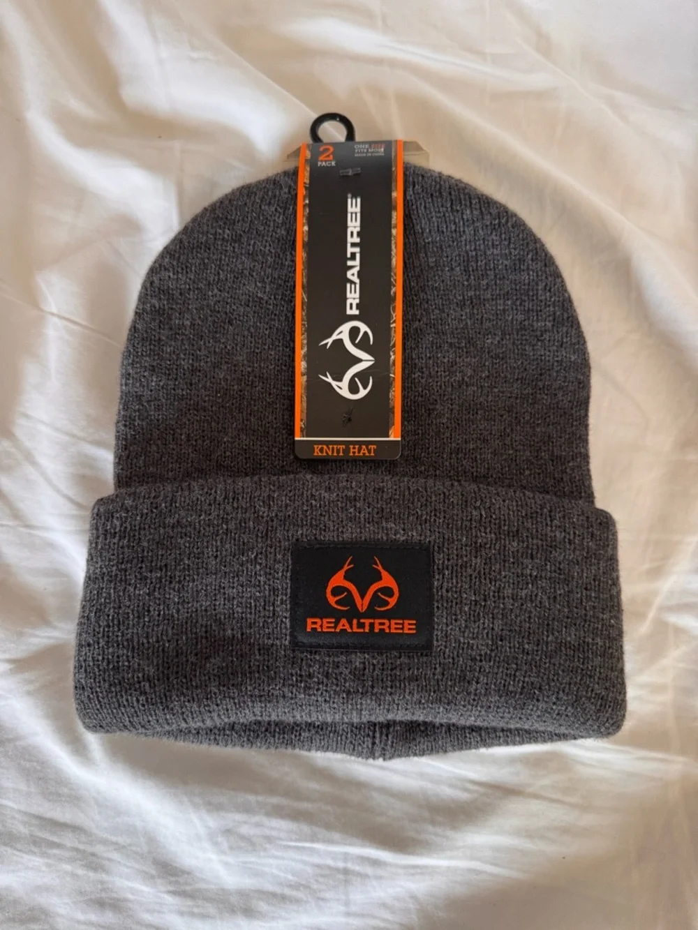 NWT Men’s Realtree Two-pack Charcoal Gray Knit Beanie Set
